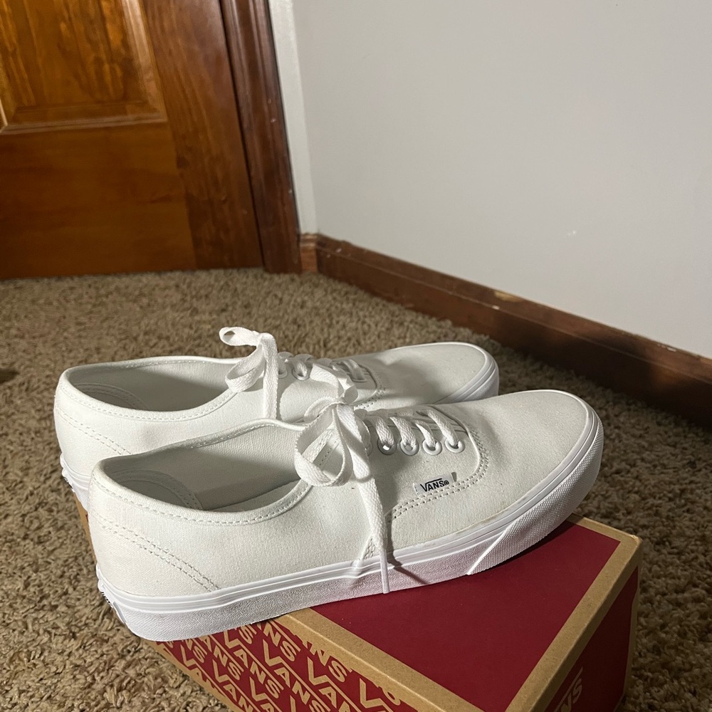 Vans White Sneakers Classic Canvas Design